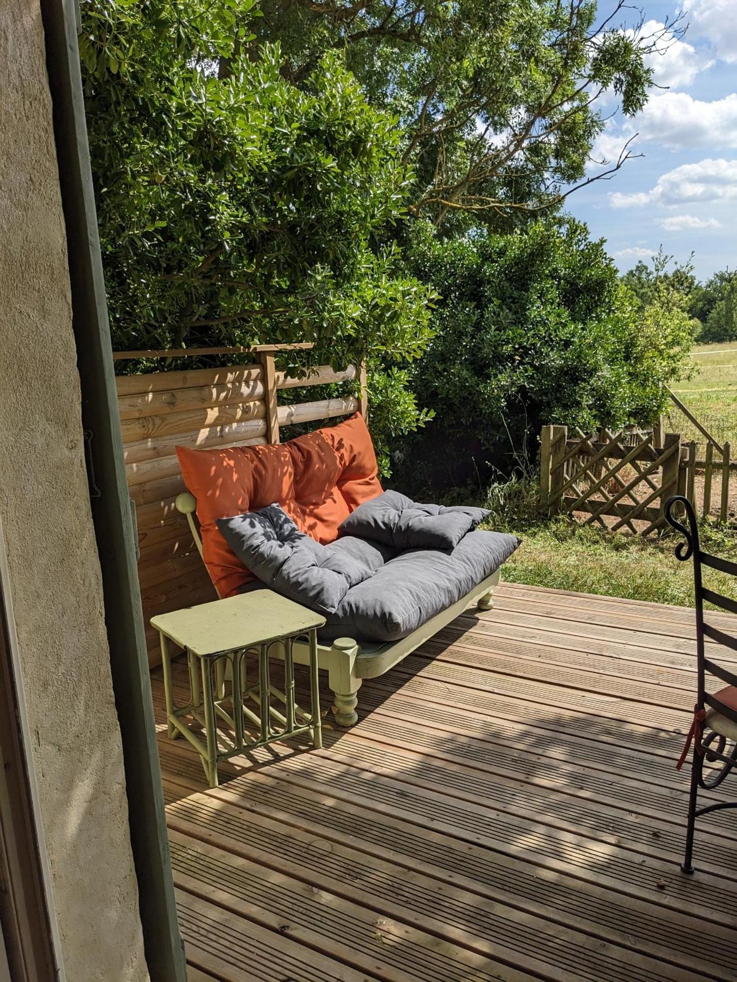 Bed and Breakfast Loge & Broc La Possonnière Habitación foto